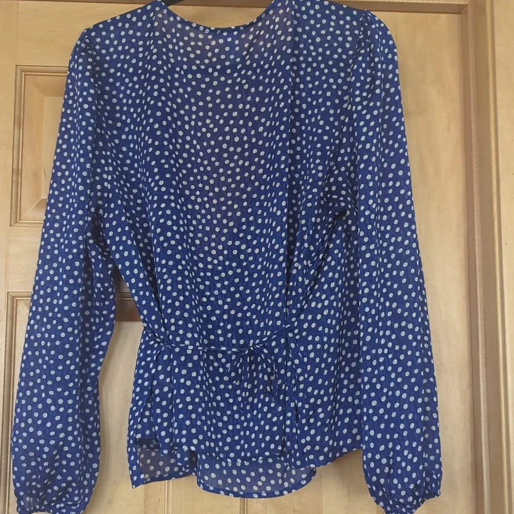 H&M wrap blouse - Picture 3 of 6